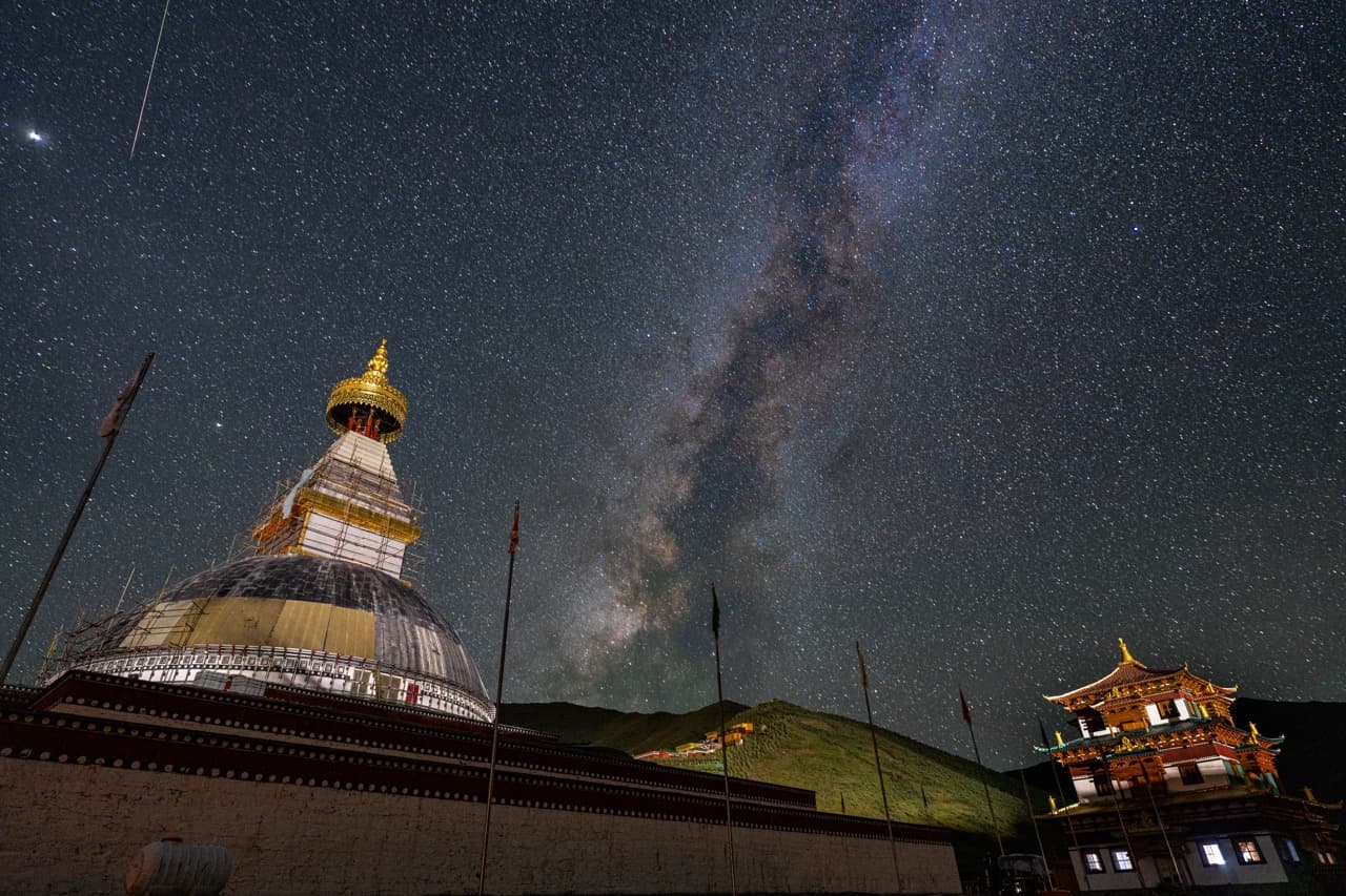 Buddha Galaxy, Golog, Qinghai