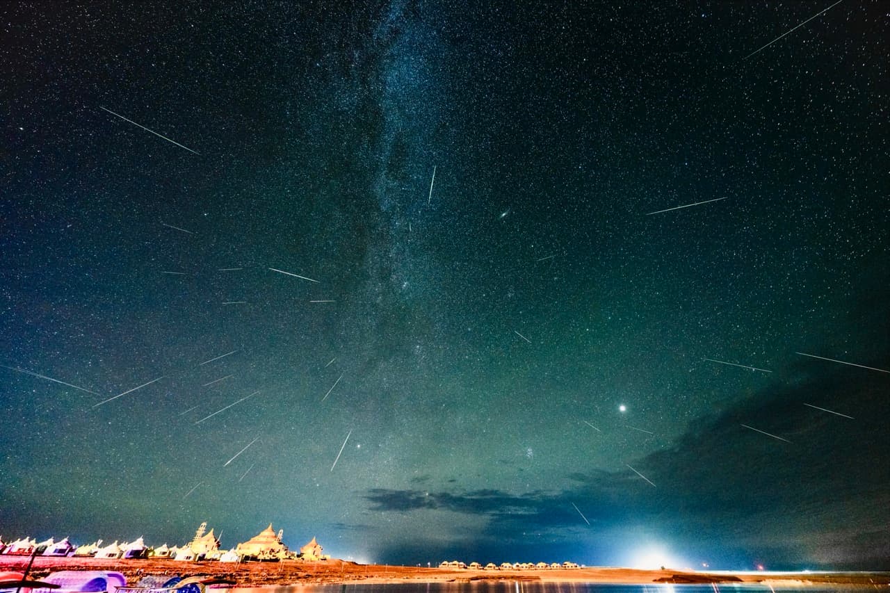Desert Perseid Bloom, Ulanqab, Inner Mongolia